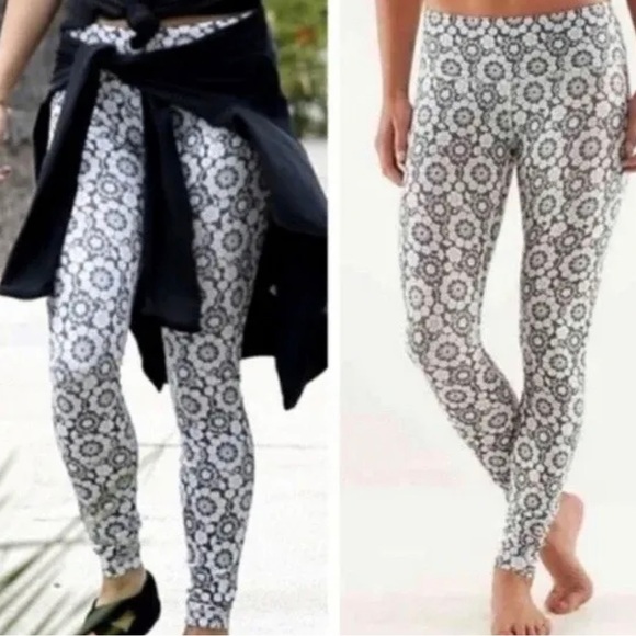 Lululemon 🔥Wunder Under Twiggy Nimbus Floral Leggings EUC size 2 full length - Picture 2 of 10